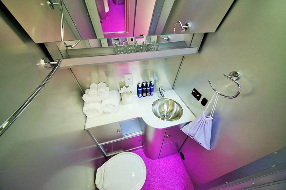 Metro Hotel 佩塔卢马 外观 照片
