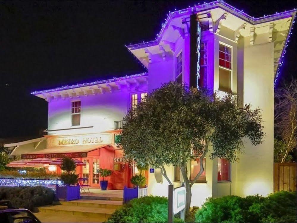 Metro Hotel 佩塔卢马 外观 照片